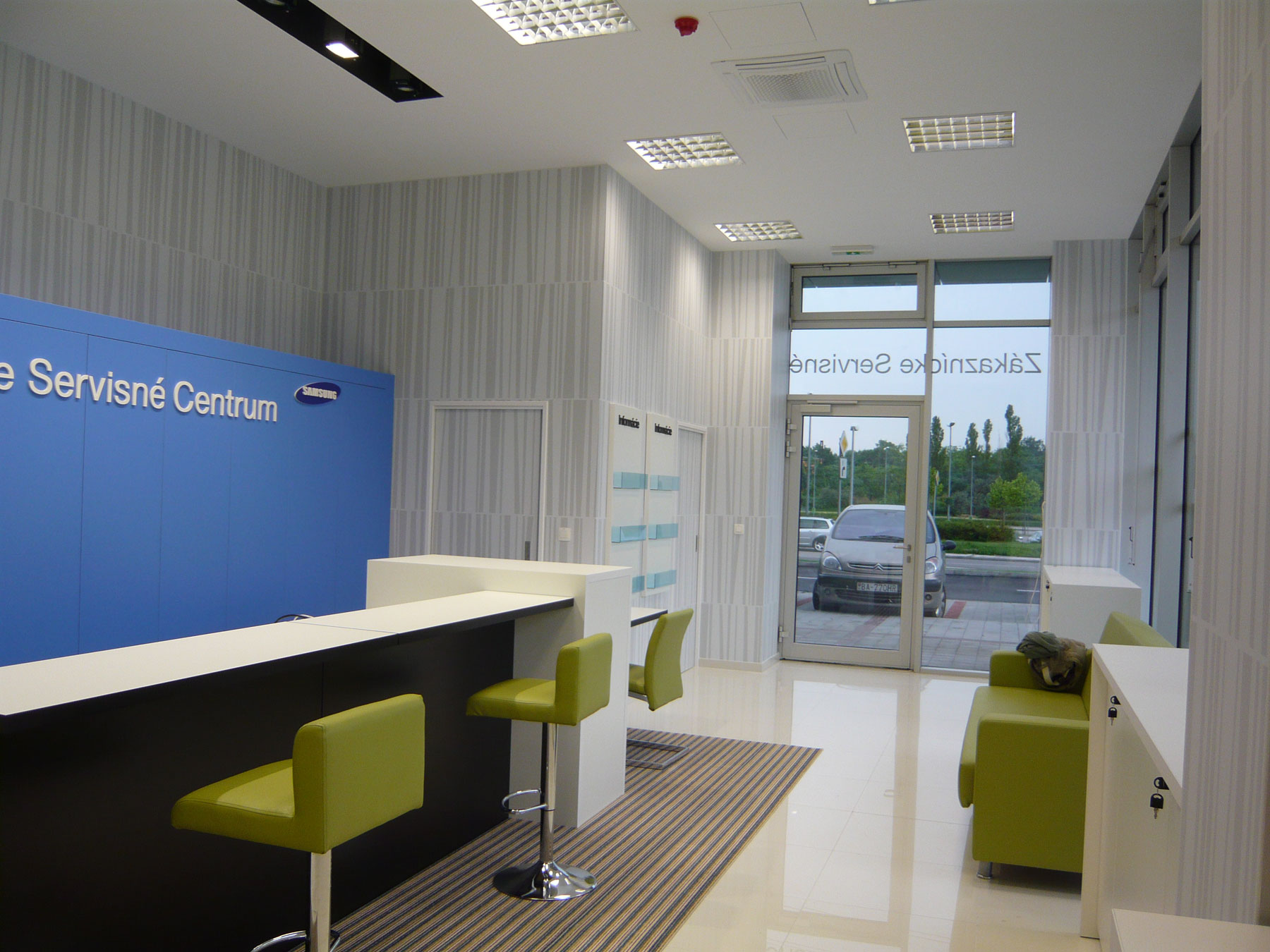 Servisné centrum pre Samsung dostalo svieži dizajn, realizácia prebehla na kľúč.