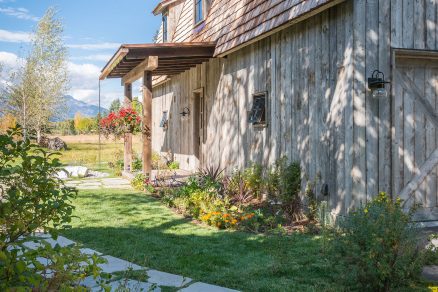 CLB Shop Barn WY Import 9745 HDR  8 BIT 300DPI