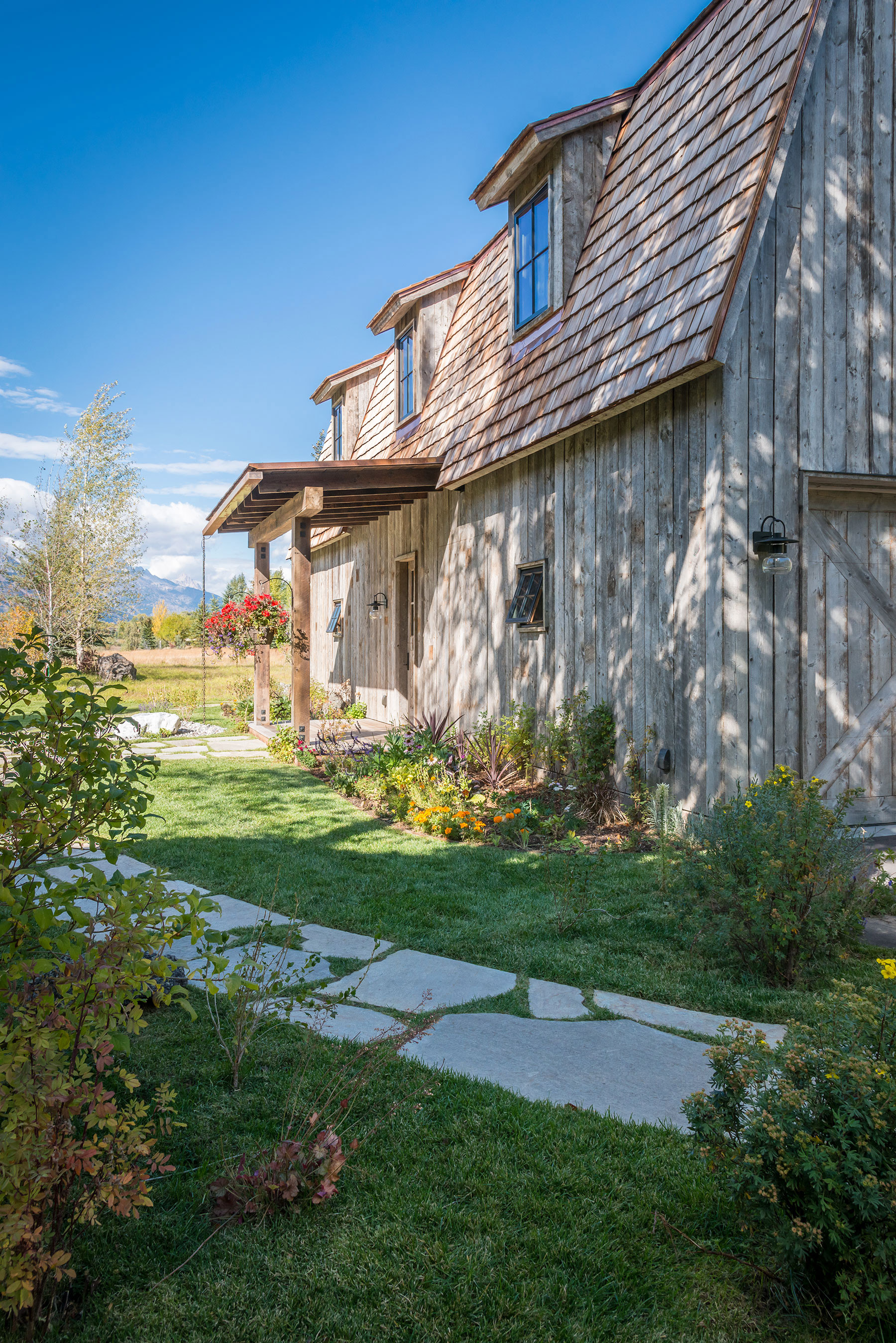 CLB Shop Barn WY Import 9745 HDR  8 BIT 300DPI