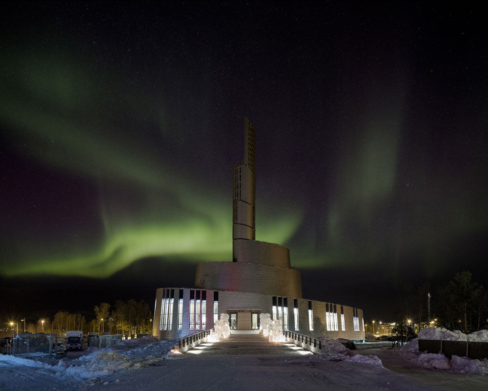 odraz polarnej ziary na katedrale z titanu 6578 big image