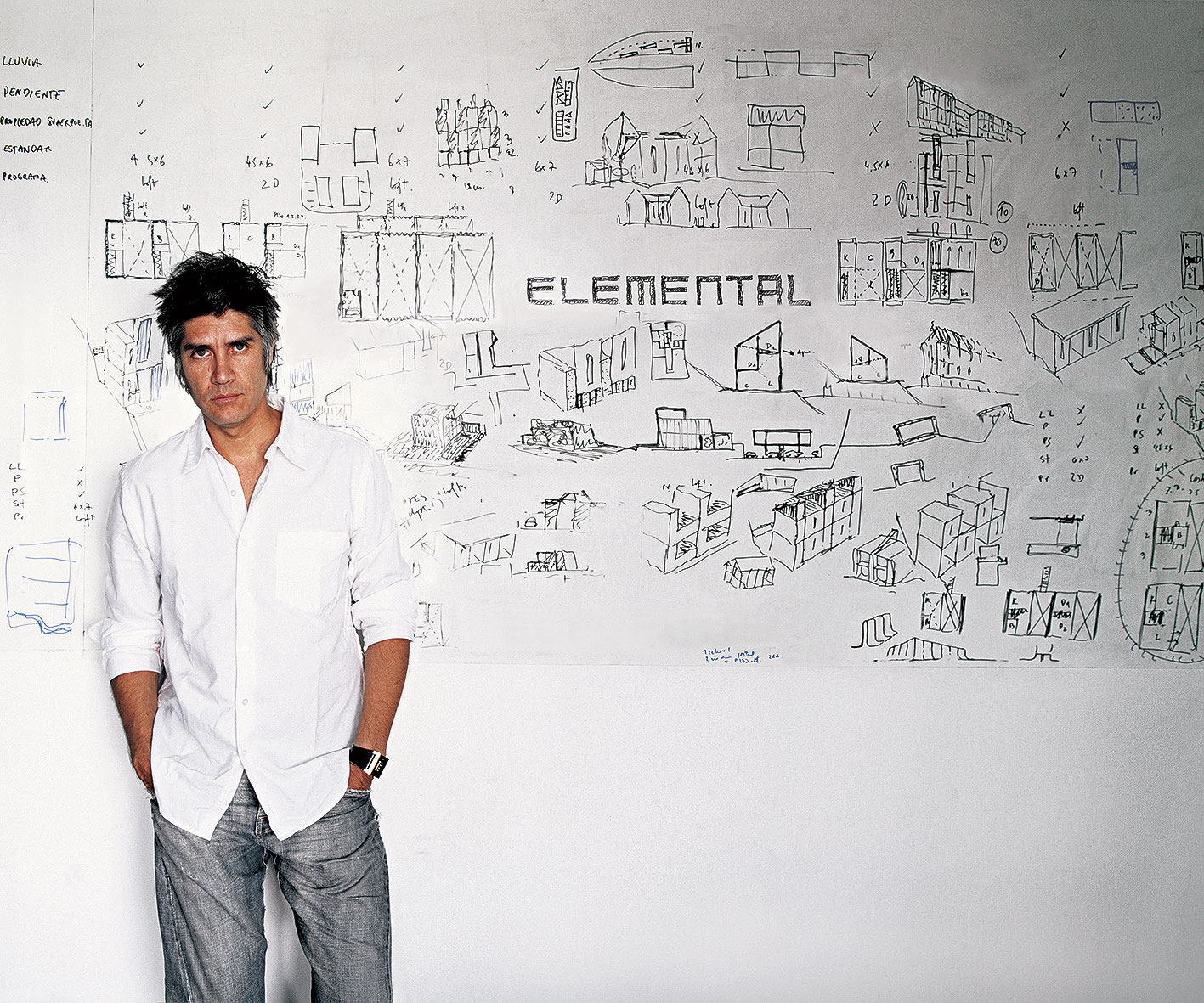 Alejandro Aravena sa stal prekvapujúcim laureátom Pritzkerovej ceny za rok 2016. Foto: Cristobal Palma