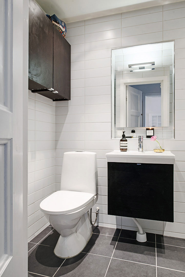 Kúpeľňa bola zrekonštruovaná v roku 2009 do maximálne jednoduchej a funkčnej podoby.