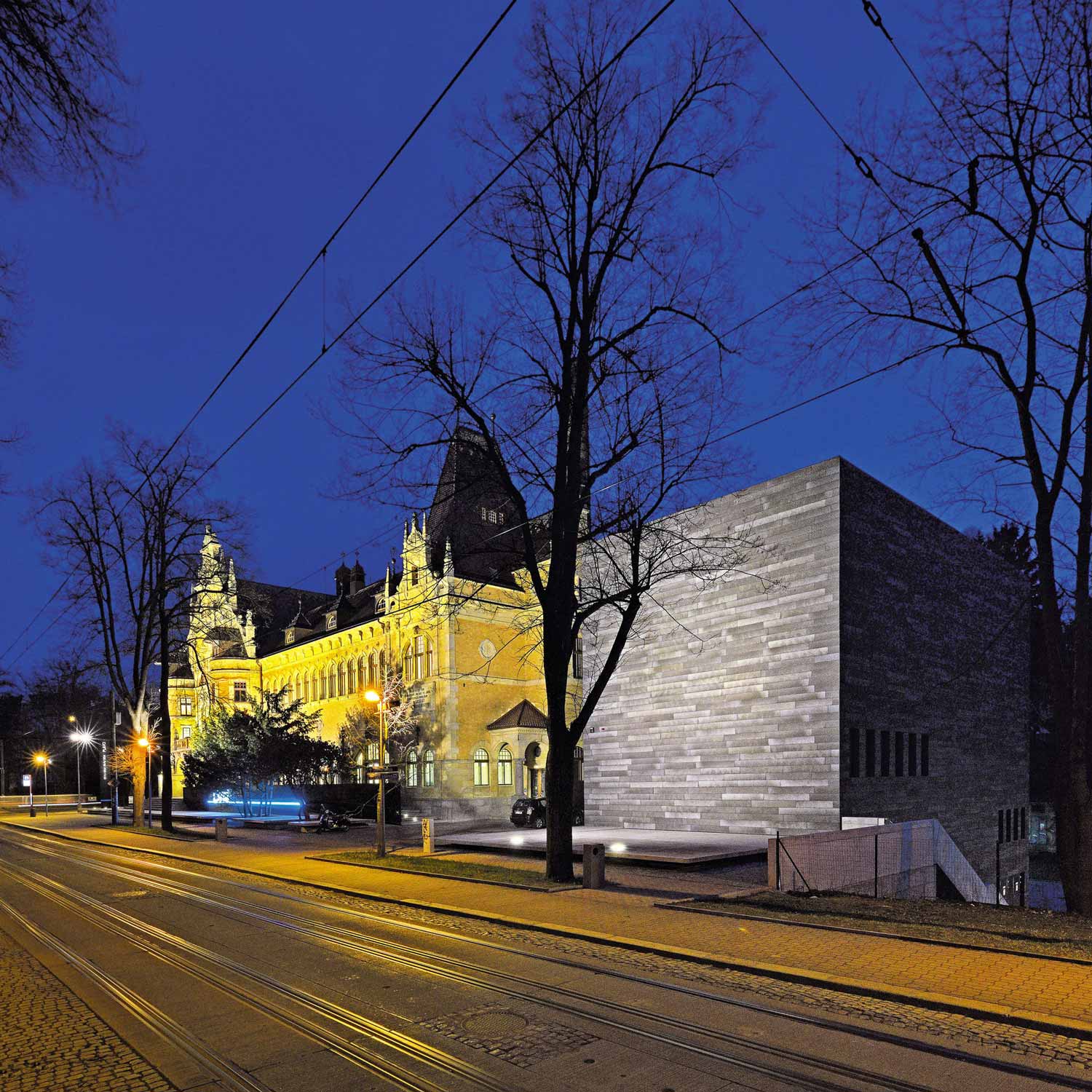 Citlivý odkaz na históriu miesta a výborne  zvolenú mierku stavby ocenil na začiatku  tohto roku Klub za starou Prahu Cenou  za najlepšiu novostavbu v historickom prostredí.