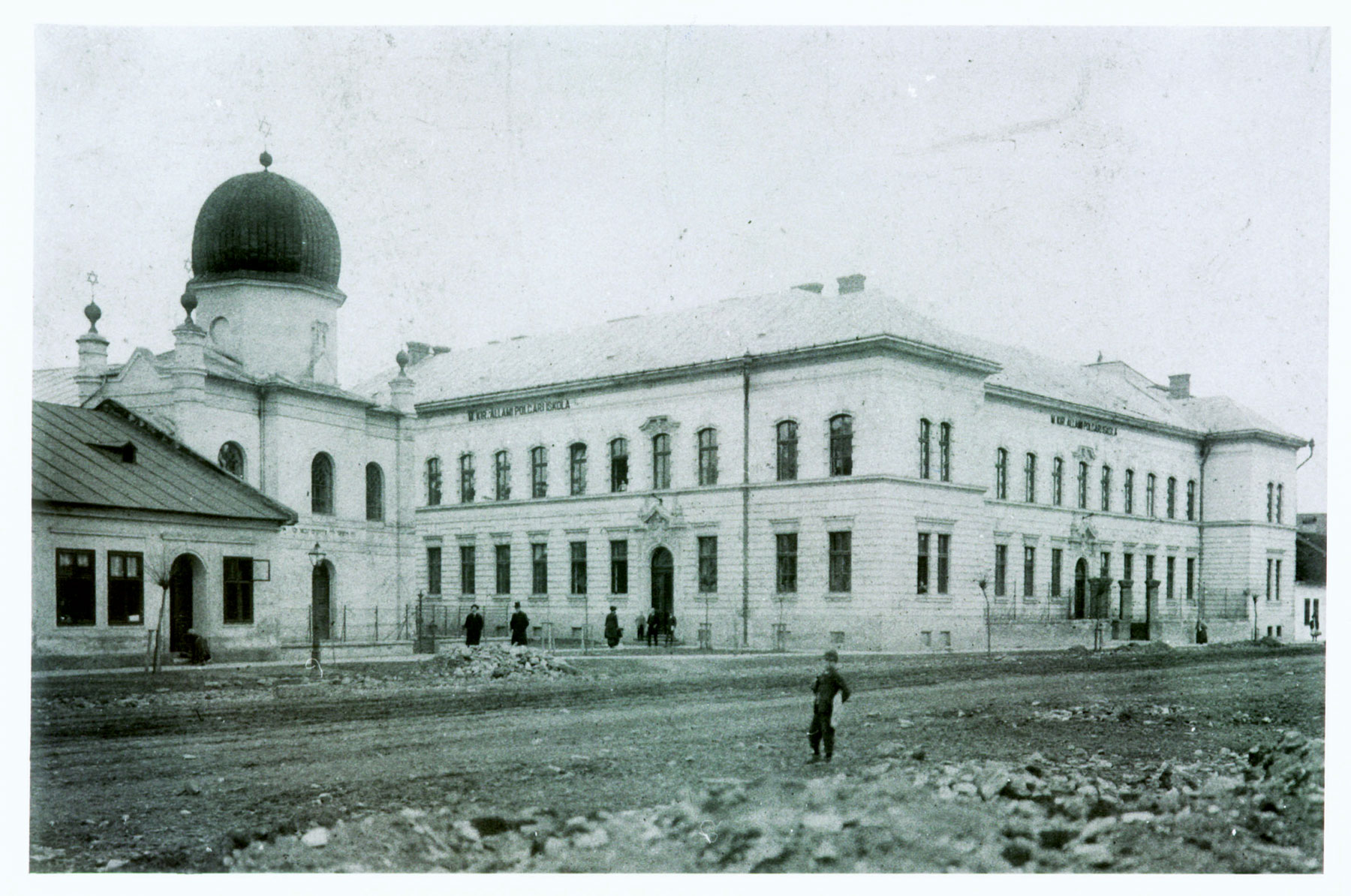 Historická fotografia synagógy