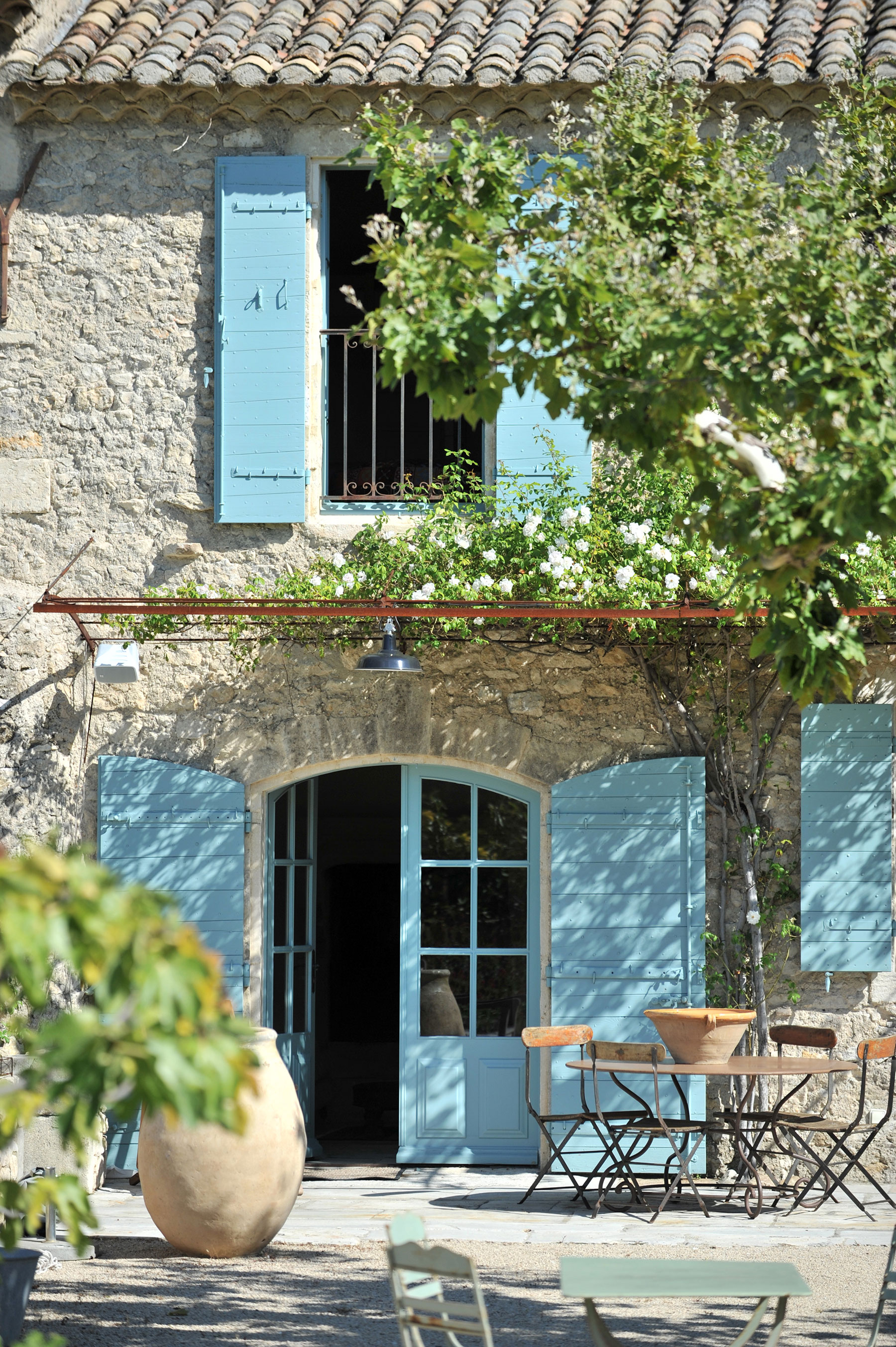 3   Easy access to front terrace for sitting in the sun