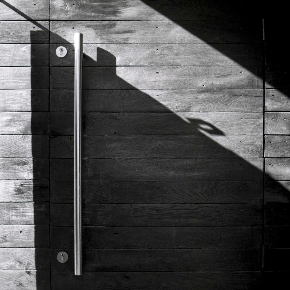 kghouse bw door c Alan Craigie