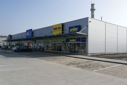 RetailParkSenica01