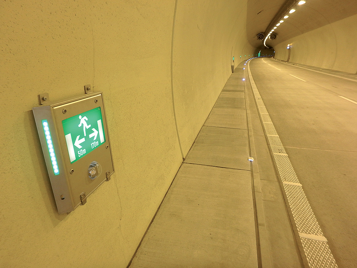 Bezpečnostné núdzové osvetlenie v tuneli