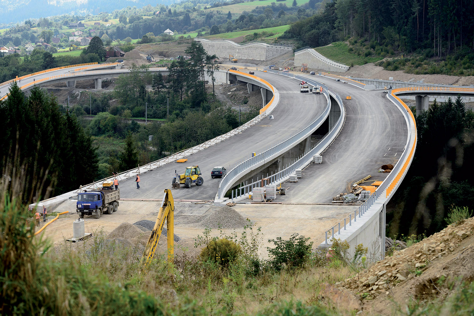 Jednou z kľúčových oblastí OP II je modernizácia a rozvoj cestnej infraštruktúry.