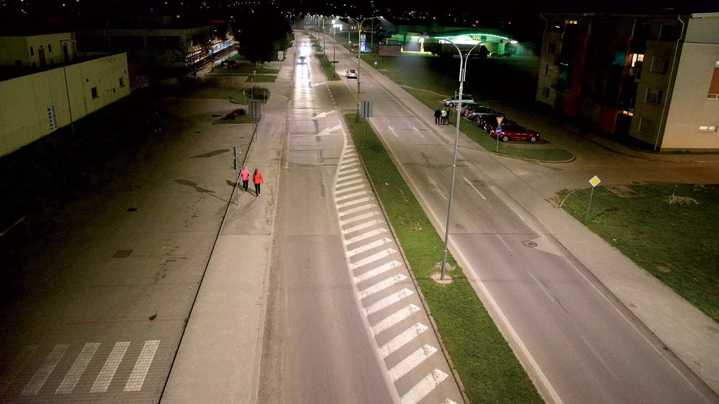 Technologický štandard predstavuje najmodernejšia osvetľovacia LED technológia, vybavená pokročilým bezdrôtovým riadiacim systémom.