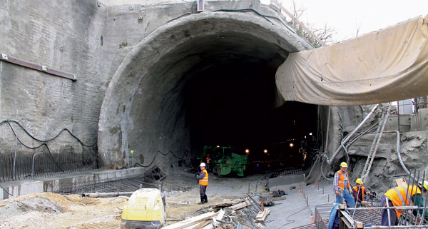 Nové Mesto nad Váhom – Zlatovce,železničná trať,tunel