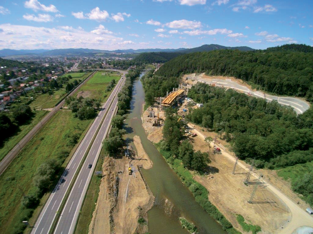 Oblasť medzi východným portálom, riekou Kysucou a cestou I/11