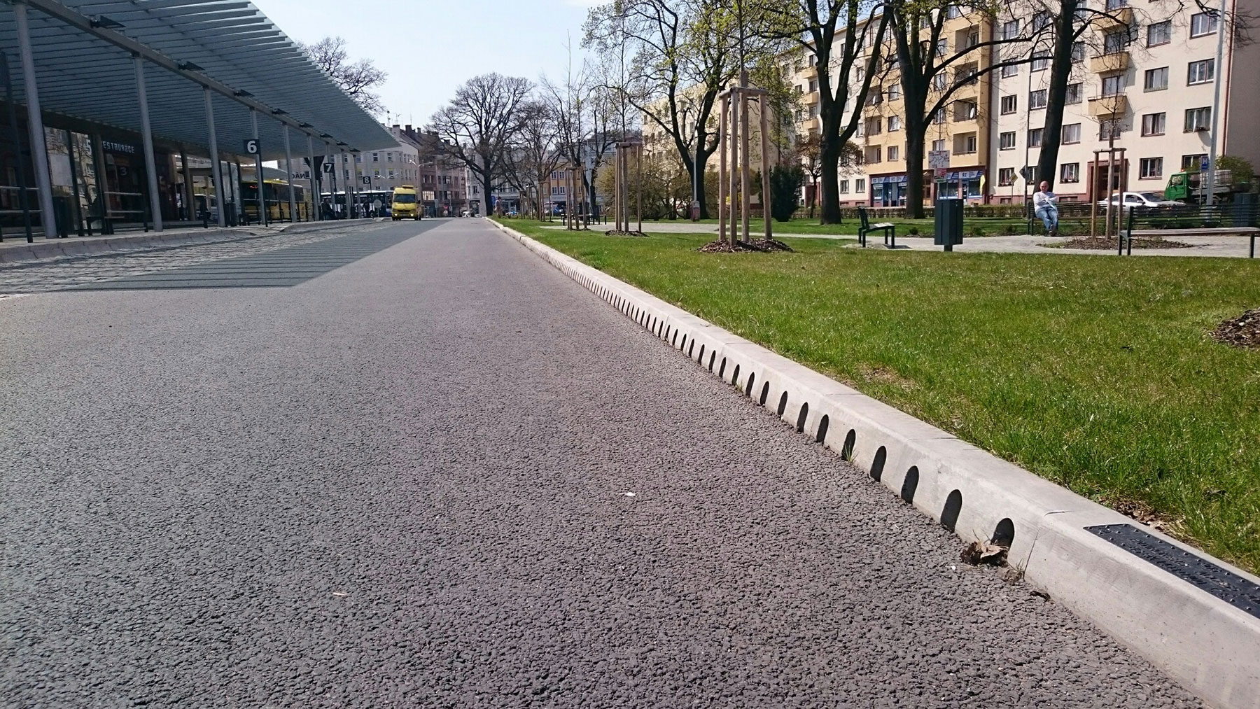 RONN  MEA Obrubnikove odvodneni na autobusovem nadrazi v Nachode