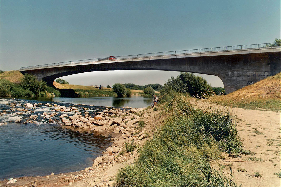 Most v Komoči (archív Ing. Gabriela Teveca)
