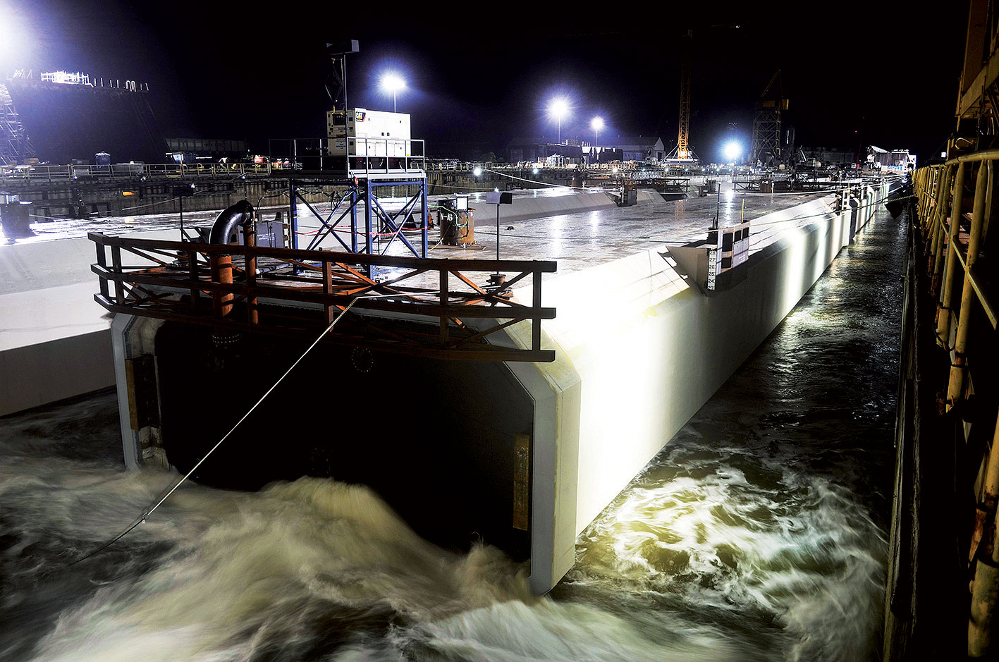 Suchý dok v Baltimore sa po dokončení tunelových segmentov zaplaví. 	Foto: Elizabeth River Tunnels Projects