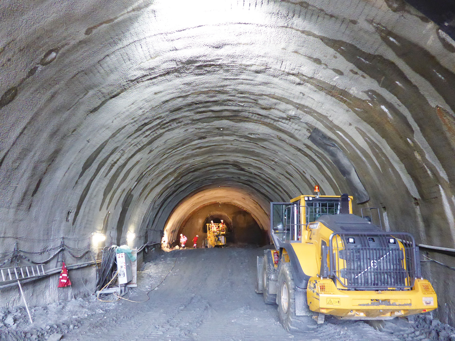 Tunel Ovčiarsko sa razil Novou rakúskou tunelovacou metódou.
