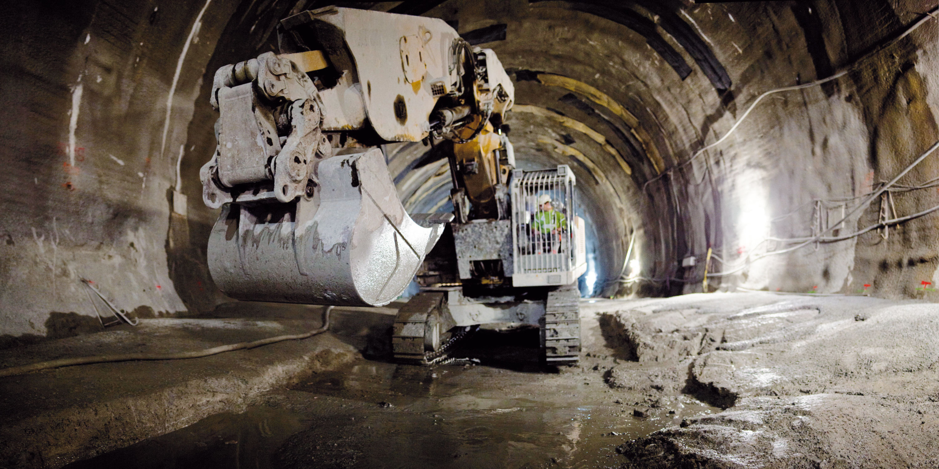 Tunel Ovčiarsko by mal byť v plnom profile odovzdaný do užívania koncom roka 2018.