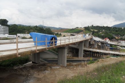na dokoncovani r1 pracuje uz 2600 stavbarov 5172 big image
