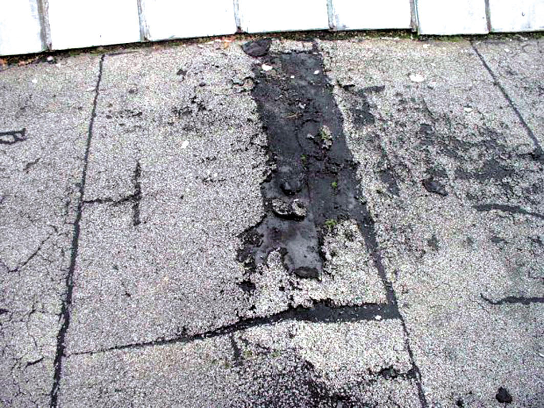 Koniec životnosti povlakovej krytiny z oxidovaných asfaltovch pásov