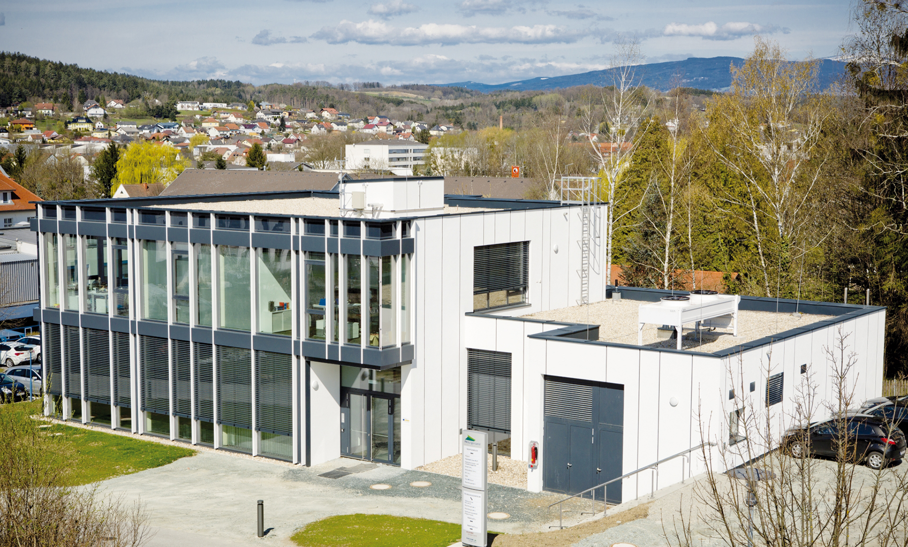 Obr. 1 Referenčný objekt Energetikum je súčasťou komplexu budov univerzity Fachhochschule Burgenland v Rakúsku.