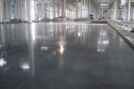 Bezškárové betónové priemyselné podlahy
