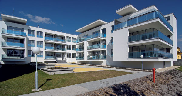 Biela kačica nad Banskou Bystricou