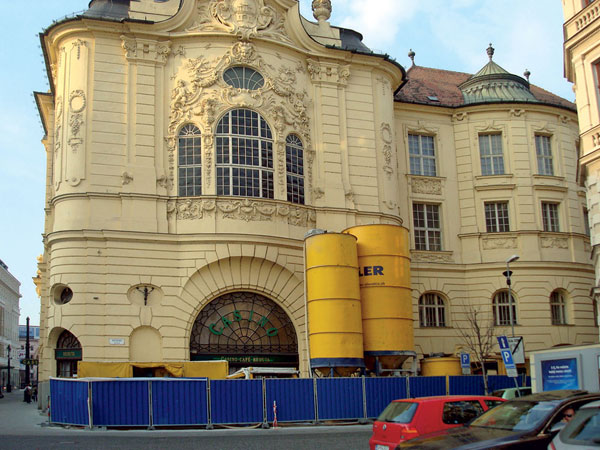 bratislavska reduta sanacia zakladov a hlboka stavebna jama vo dvore