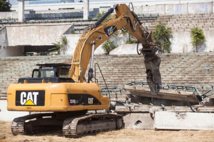 demolacia futbaloveho stadiona na tehelnom poli