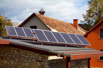 Dotácia na kúpu slnečných kolektorov pre rodinný dom sa nemení