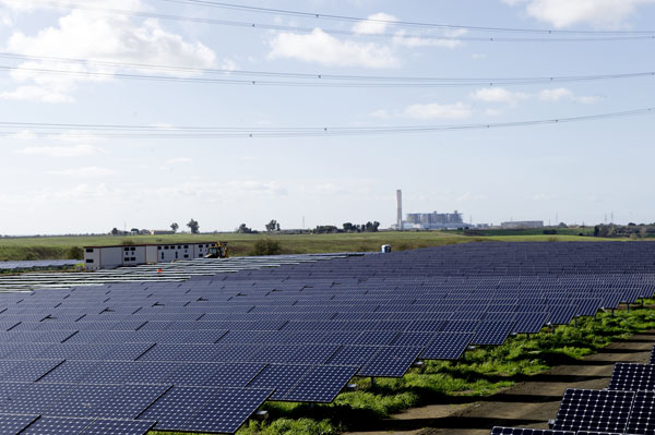 energii zo slnka zasvietila cervena