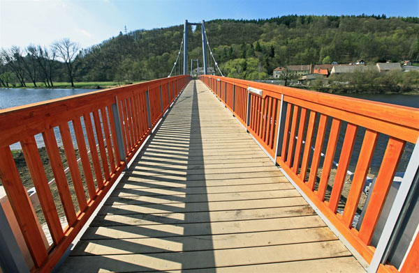 lavka cez rieku beroun v beroune