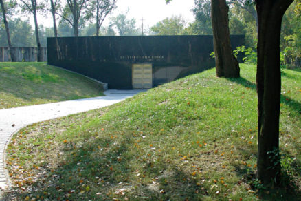 Medzi vzduchom a zemou, svetlom a tmou