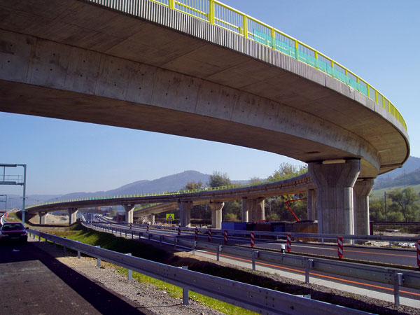 Monolitické mosty na diaľnici D3 Hričovské Podhradie – Žilina (Strážov)