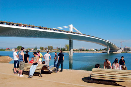most cez rieku ebro v katalansku