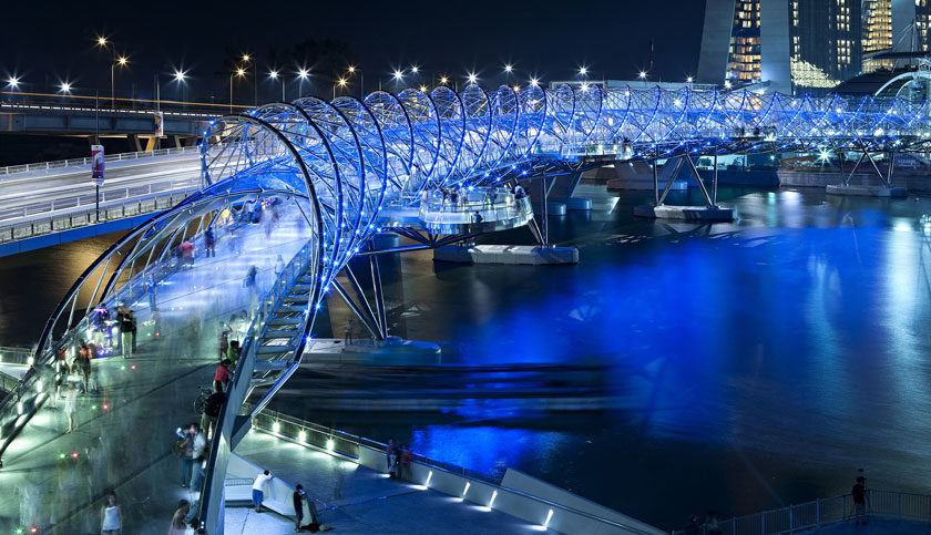 most v tvare spiraly helix bridge