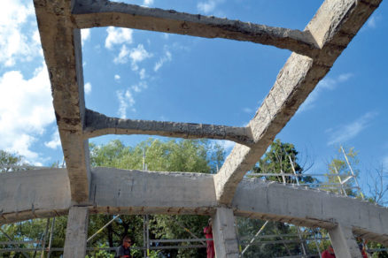 oprava betonovych konstrukcii mosta v dolnych plachtinciach