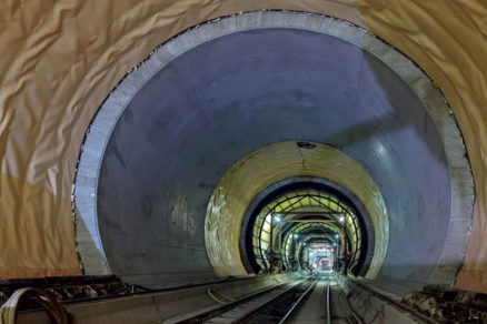 projektovanie gotthardskeho tunela pomocou cad systemu