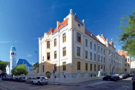 rekonstrukcia budovy gymnazia na grosslingovej ulici