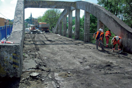 rekonstrukcia mosta vdolnych plachtinciach
