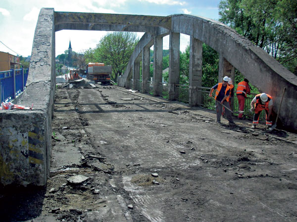 rekonstrukcia mosta vdolnych plachtinciach