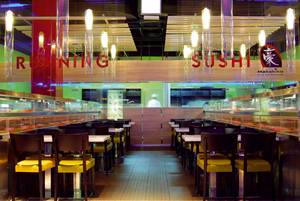 Running Sushi Restaurant z dielne TheLayers Architects