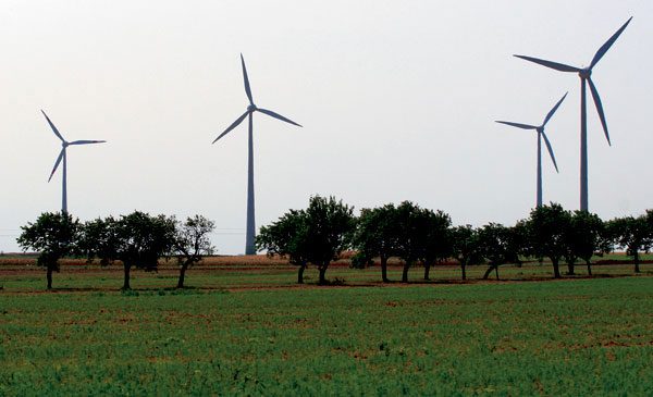 SEPS zastavila povolenia pre slnečné a veterné elektrárne