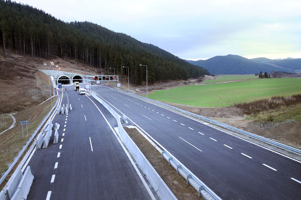 termin zacatia tendra na d1 turany hubova je neisty