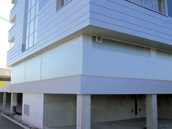 Veľkoplošné bezpriečkové zasklievanie profilovým sklom