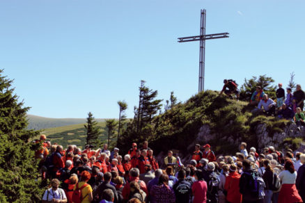 vo velkej fatre pribudol symbolicky cintorin