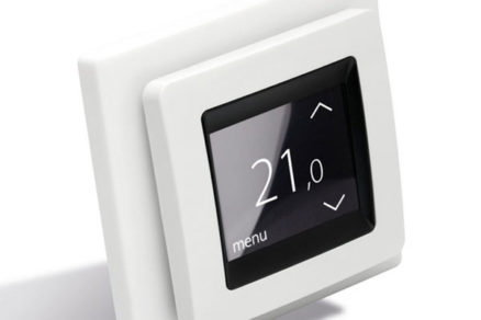 vymente stary termostat za novy s dotykovym displejom