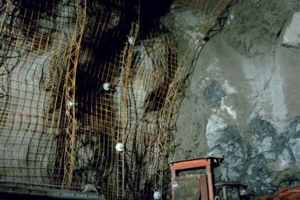 Výstavba cestného tunela Óshlíð na Islande