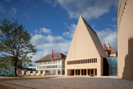 zemske forum azemsky parlament lichtenstajnska