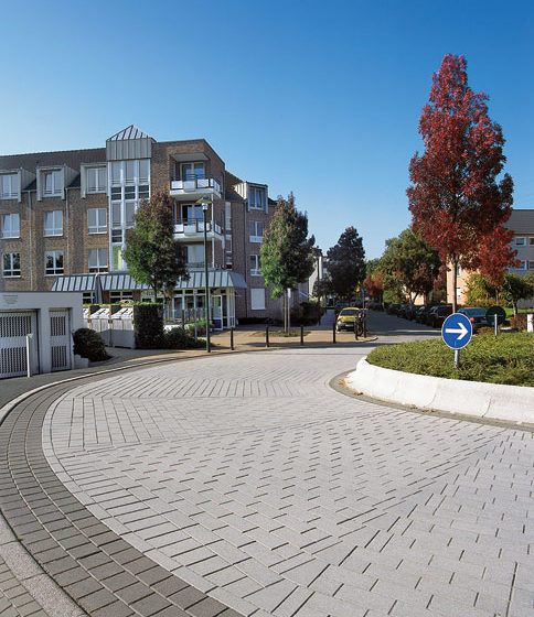 Zlatá plaketa pre systémovú dlažbu Einstein