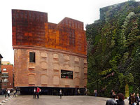 CaixaForum v Madride (Herzog & de Meuron)